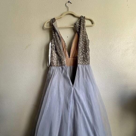 Terani Couture  Embellished Deep V-neck Ballgown size 4 - Picture 10 of 12